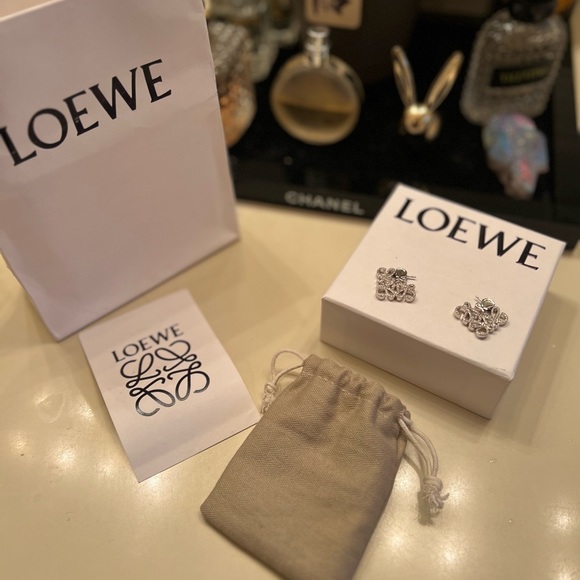 Loewe( SOLD ) - Picture 7 of 9